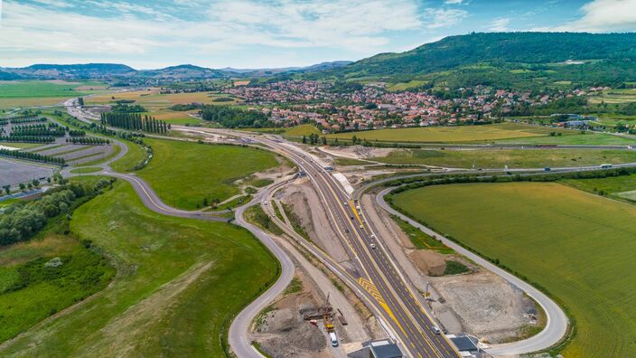 Un adolescent amiénois mort et 8 blessés après un accident de mini-bus sur l'A75 dans le Cantal