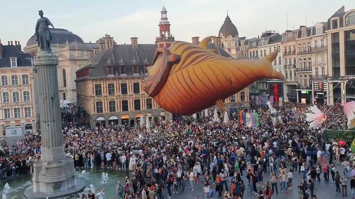 Lille3000 : en hauteur sur la Grand-place, le défilé en sept minutes et vingt secondes