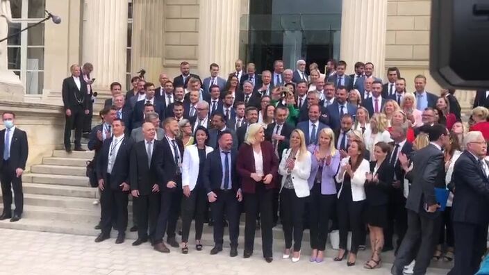 Les députés RN font leur entrée à l'Assemblée nationale