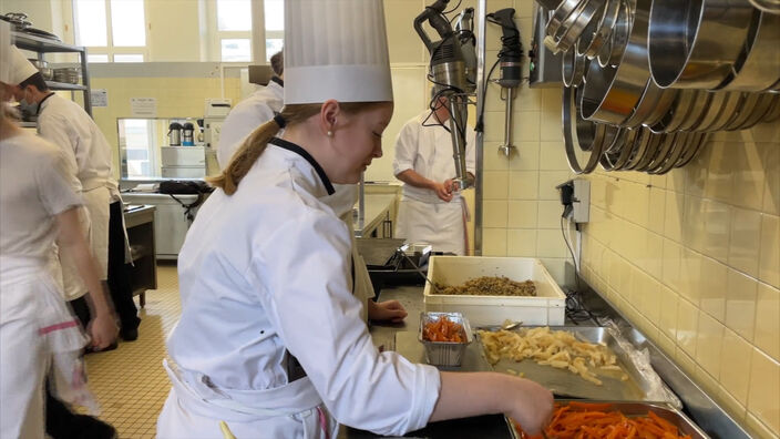 Les élèves du lycée la Hotoie cuisinent pour la bonne cause