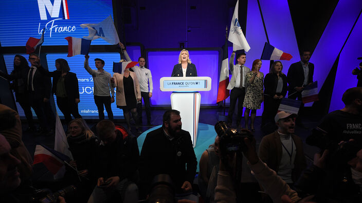 Présidentielle : Marine Le Pen en meeting au gymnase de Bouchain