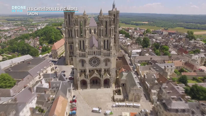 Drone de vue : la cathédrale de Laon