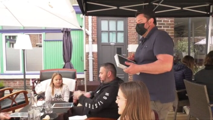 Amiens : Les clients de retours en terrasse...