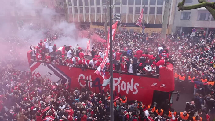 La fête à Lille pour accueillir le bus des joueurs du LOSC 