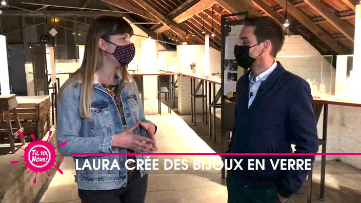 Laura crée des bijoux en verre ! épisode 2