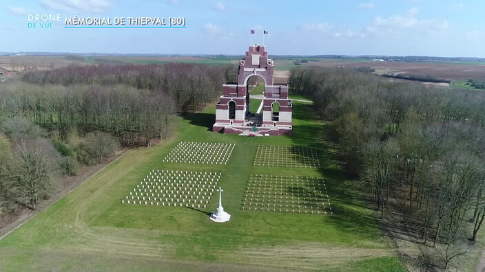 Drone de vue : le mémorial de Thiepval