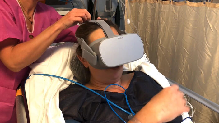 Un casque numérique pour garder le contact avec bébé après césarienne
