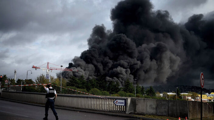 Cinq jours après l'incendie de l'usine Lubrizol de Rouen, que sait-on de l'enquête ? 