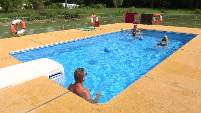 Insolite : le première piscine flottante de la région