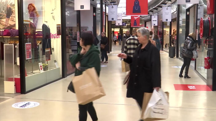 Début des soldes à Calais et Amiens