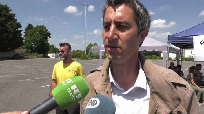 François Ruffin sur le site de Whirlpool à Amiens