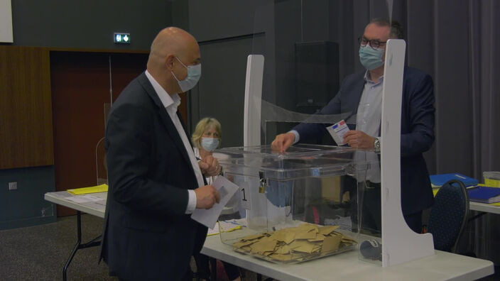 Régionales 2021 : Laurent Pietraszewski a voté à La Chapelle-d’Armentières
