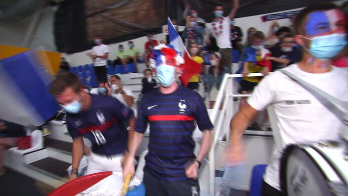 Avec les supporters de l'équipe de France dans la fan zone de Ferques, dans le Pas-de-Calais