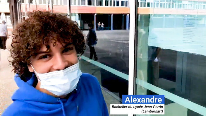 Bac 2021 : les nouveaux bacheliers du Lycée Jean-Perrin à Lambersart heureux