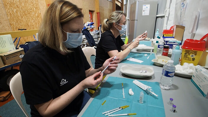 Centre de vaccination nocturne à Valenciennes