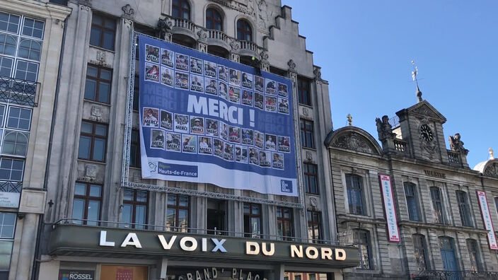 La Banderole de remerciement sur la façade de La Voix du Nord 