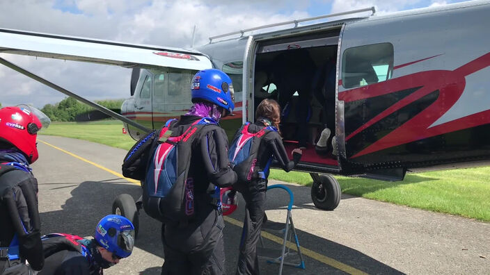 Parachutisme : l'équipe de France à Bondues