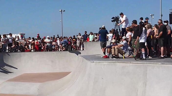 Calais : plus d'un millier de personnes pour l'inauguration du skatepark