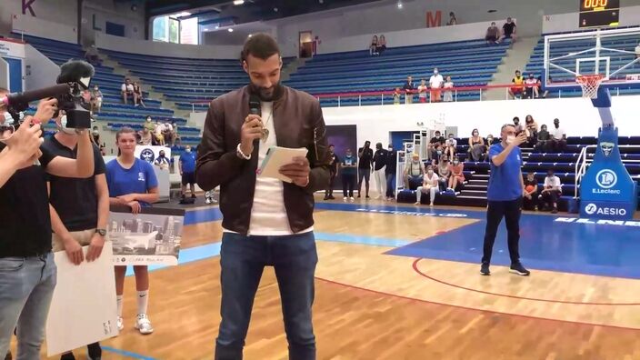 Le basketteur Rudy Gobert accueilli en héros dans sa ville de Saint-Quentin