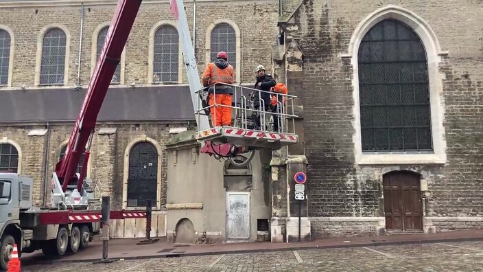 Le coq et La Croix de l’église Saint-Nicolas à Boulogne, qui menaçaient de s’effondrer, ont été enlevés