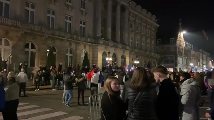 La fête à Cambrai après la victoire de la France face au Maroc en Coupe du monde