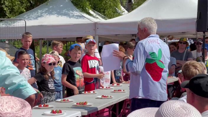 Au concours du plus rapide mangeur de fraises à Violaines