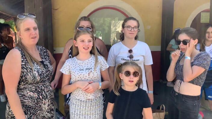 Une journée au parc Astérix avec le secours populaire et des familles nordistes