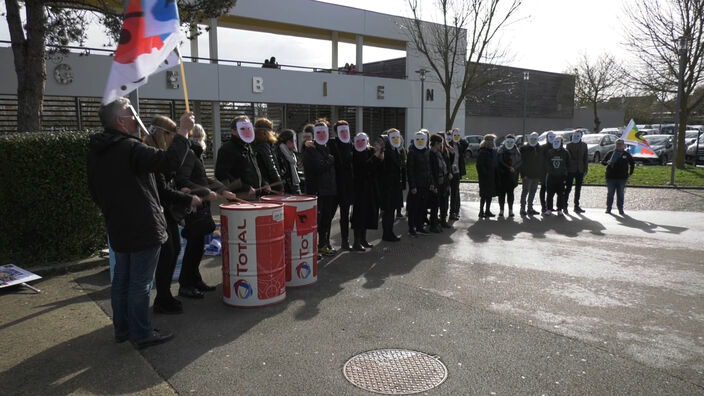 "Choc des savoirs" : les enseignants se mobilisent à Amiens