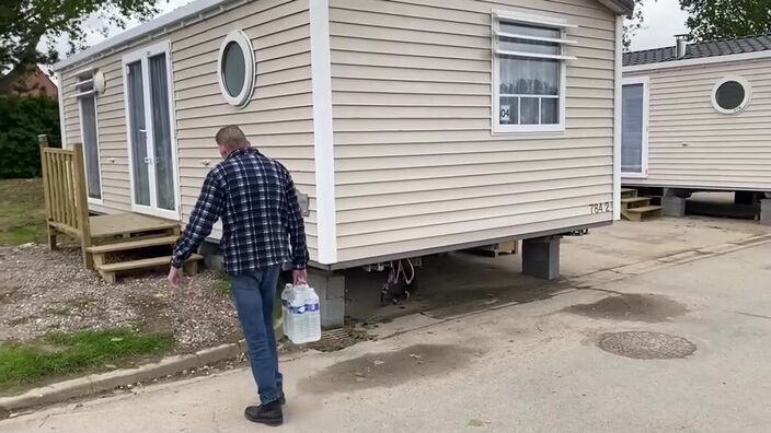 Inondations : la vie dans le « village » de mobil-homes