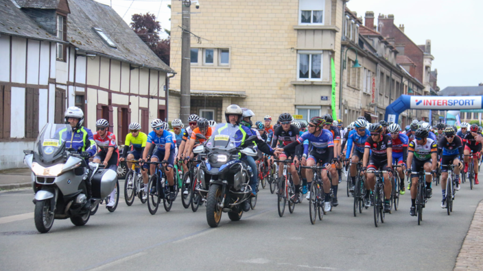 Le peloton de l'année dernière sur les Routes de l'Oise.