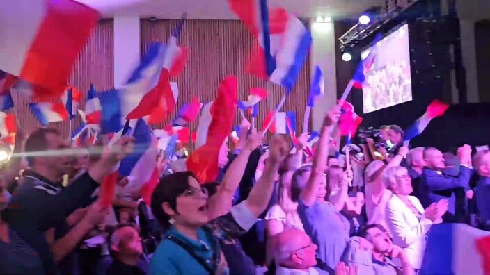 Ambiance à Hénin-Beaumont, Marine Le Pen prend la parole