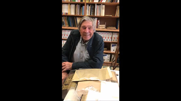 Alain Prisse d'Avennes fait un don à la Société Archéologique et Historique d'Avesnes-sur-Helpe