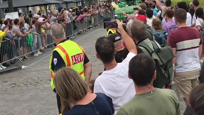 Béthune : la caravane du Tour électrise la Grand-place