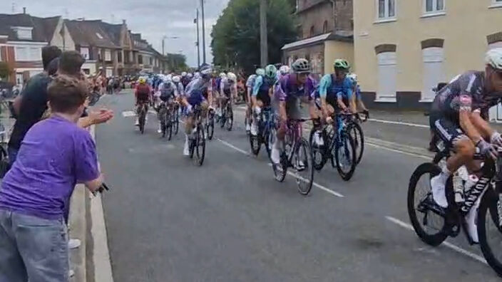 Retrouvez en vidéo le passage des coureurs à La Motte-au-Bois lors de la première étape du Tour de France