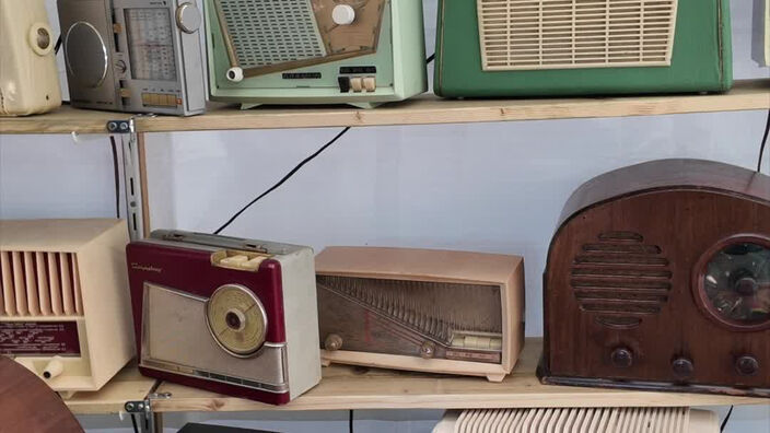 Braderie de Lille : on a trouvé un collectionneur de radios anciennes !