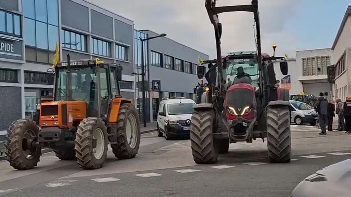 Une centaine de tracteurs réunis au port de Boulogne à l'appel de la Coordination rurale