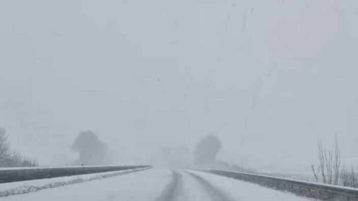 L'A16 sous la neige entre Amiens et Abbeville